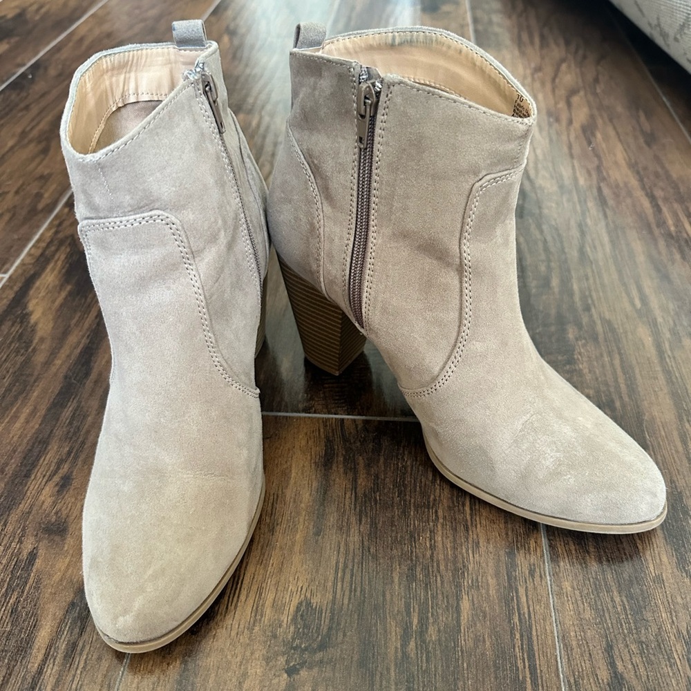 Express Women’s Boots in Size 10